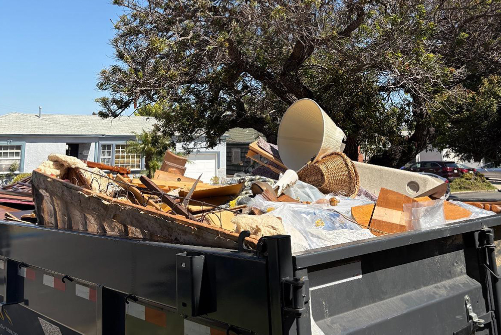 RESIDENTIAL DEMOLITION service